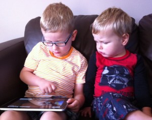 boys_ipad_ichris